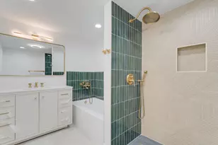 5853 W Newport Ave, Chicago, IL 60634 - Photo 16