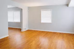 9044 S Merrill Ave, Chicago, IL 60617 - Photo 20