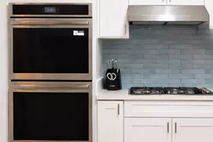 9044 S Merrill Ave, Chicago, IL 60617 - Photo 4