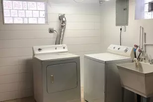 9044 S Merrill Ave, Chicago, IL 60617 - Photo 40