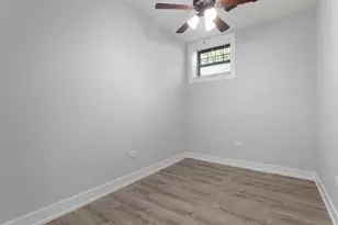 1062 W Glenlake Ave, Chicago, IL 60660 - Photo 8