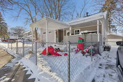 418 Adams Street, Rockford, IL 61107 - Photo 2