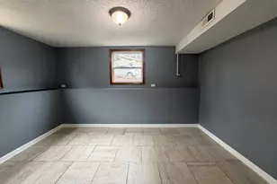 1000 Adams Ct, Carpentersville, IL 60110 - Photo 26