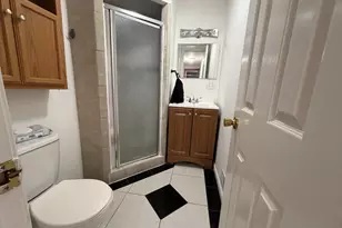 1000 Adams Ct, Carpentersville, IL 60110 - Photo 20