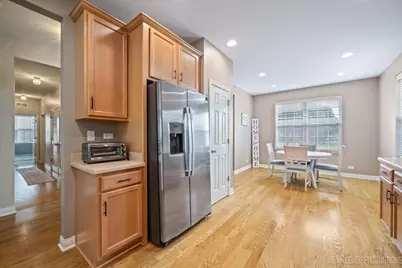 725 Bohannon Circle, Oswego, IL 60543 - Photo 8