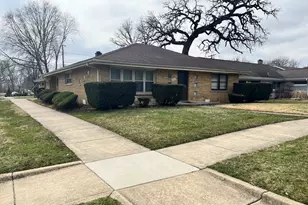 5651 W 97th St, Oak Lawn, IL 60453 - Photo 1