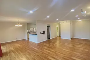 4825 Kimball Hill Dr, Rolling Meadows, IL 60008 - Photo 4