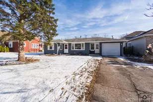 3609 Peoria St, Steger, IL 60475 - Photo 2