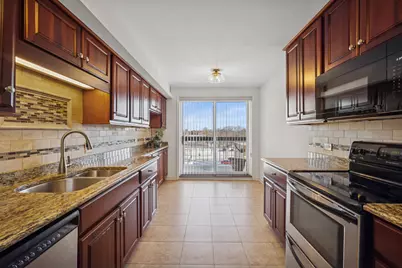 1695 2nd Street #402, Highland Park, IL 60035 - Photo 4