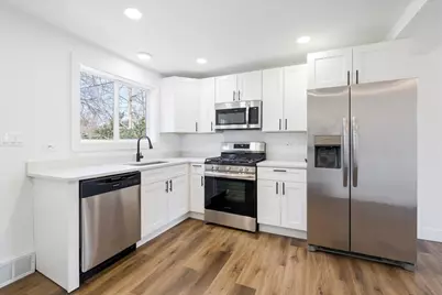 122 S Park Street, Westmont, IL 60559 - Photo 2