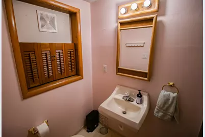 100 Warren Place, Dekalb, IL 60115 - Photo 22