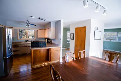 100 Warren Place, Dekalb, IL 60115 - Photo 6