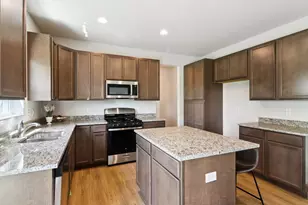 329 N Aspen Dr, Cortland, IL 60112 - Photo 16