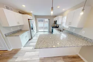 513 St George St, Ottawa, IL 61350 - Photo 6