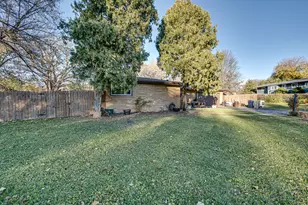 1212 Century Oaks Dr, Elgin, IL 60123 - Photo 6