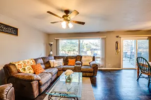 1212 Century Oaks Dr, Elgin, IL 60123 - Photo 8