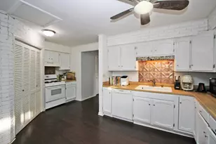 33 Johnathan Rd, Lake Zurich, IL 60047 - Photo 8