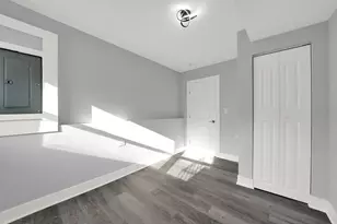 1275 W 71st St, Chicago, IL 60636 - Photo 12