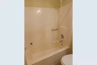 4314 W Shamrock Lane #2D, McHenry, IL 60050 - Photo 8