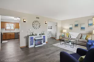 15721 W Waterford Ln, Manhattan, IL 60442 - Photo 2