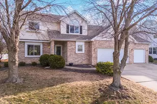 2611 Kolby Ct, Bloomington, IL 61704 - Photo 2