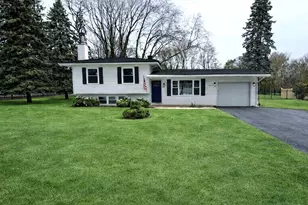 4818 Strong Rd, Crystal Lake, IL 60014 - Photo 1