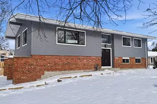 134 Lunt Ave, Schaumburg, IL 60193 - Photo 2