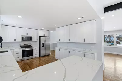 134 Lunt Avenue, Schaumburg, IL 60193 - Photo 4