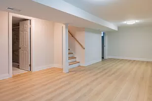 325 Roger Rd, Darien, IL 60561 - Photo 14