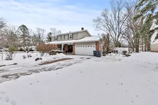 401 69th St, Darien, IL 60561 - Photo 2