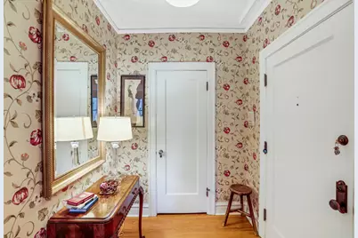 431 W Aldine Avenue #10, Chicago, IL 60657 - Photo 2