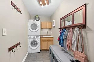 6767 Greenleaf St, Woodridge, IL 60517 - Photo 16