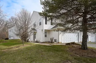 2298 Woodside Dr, Carpentersville, IL 60110 - Photo 2