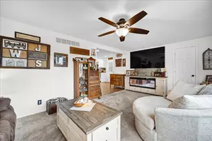 605 Belaire Dr, Washington, IL 61571 - Photo 6