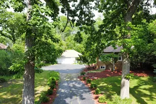 2325 Shady Ln, Highland Park, IL 60035 - Photo 2