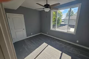 215 E Sale St, Tuscola, IL 61953 - Photo 30