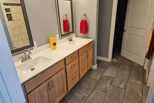 215 E Sale St, Tuscola, IL 61953 - Photo 24