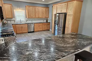 215 E Sale St, Tuscola, IL 61953 - Photo 12