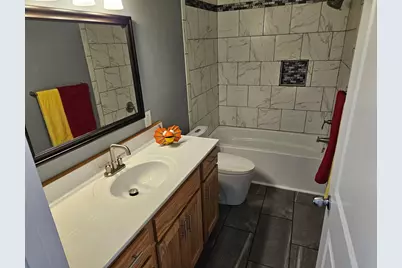 215 E Sale Street, Tuscola, IL 61953 - Photo 28