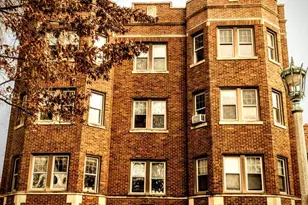 816 S Maple Ave, Oak Park, IL 60304 - Photo 1