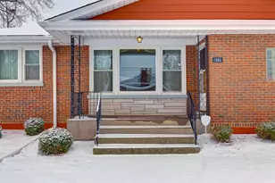 1850 Kensington Ave, Westchester, IL 60154 - Photo 2