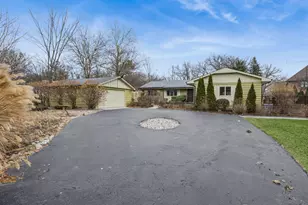 1723 Oak Lane Rd, Flossmoor, IL 60422 - Photo 1