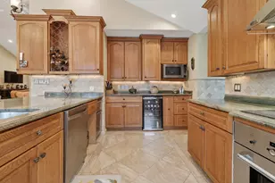 1748 N Windsor Dr, Arlington Heights, IL 60004 - Photo 12