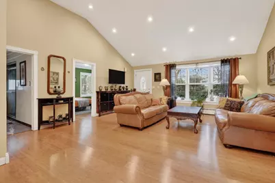 1748 N Windsor Drive, Arlington Heights, IL 60004 - Photo 4