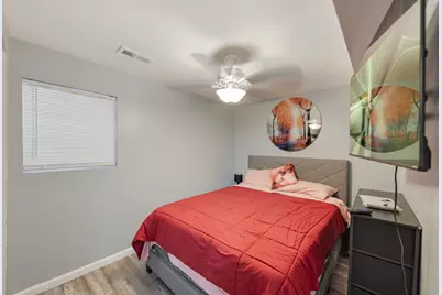 6718 S Saint Lawrence Avenue, Chicago, IL 60637 - Photo 12