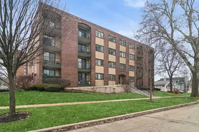 104 N Pine Avenue #404, Arlington Heights, IL 60004 - Photo 1