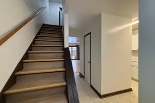 128 S Hale Ave, Bartlett, IL 60103 - Photo 2