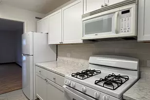 128 S Hale Ave, Bartlett, IL 60103 - Photo 4