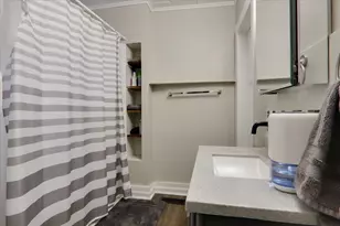 910 N Center St, Bloomington, IL 61701 - Photo 8