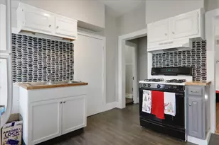 910 N Center St, Bloomington, IL 61701 - Photo 10